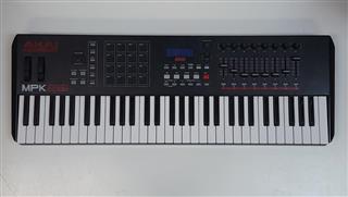 Akai Professional MPK 261 Performance Keyboard Controller